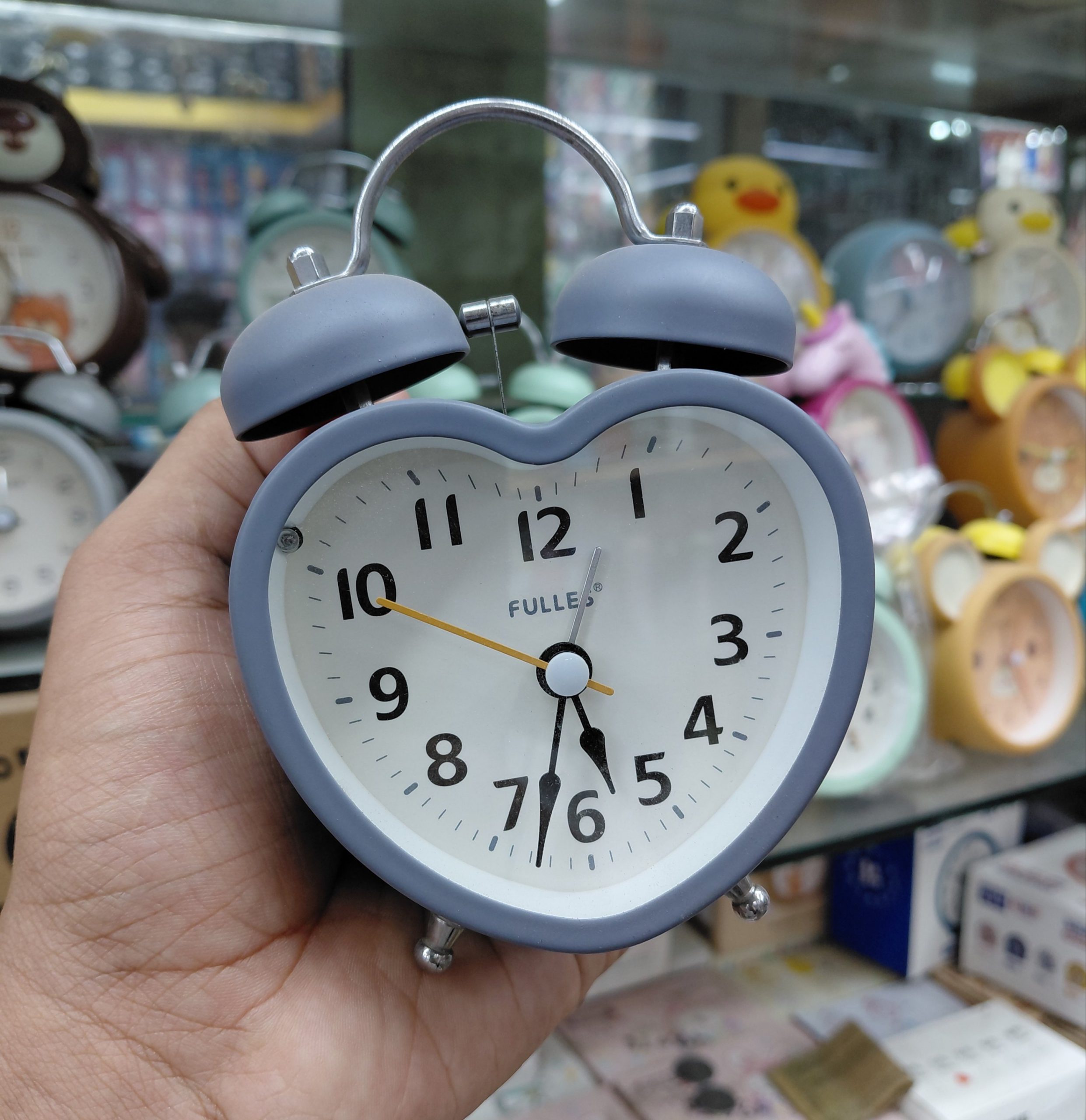 REGALWOVEN Metal Heart Shape Battery Powered Alarm Clock with Night Light - Image 6