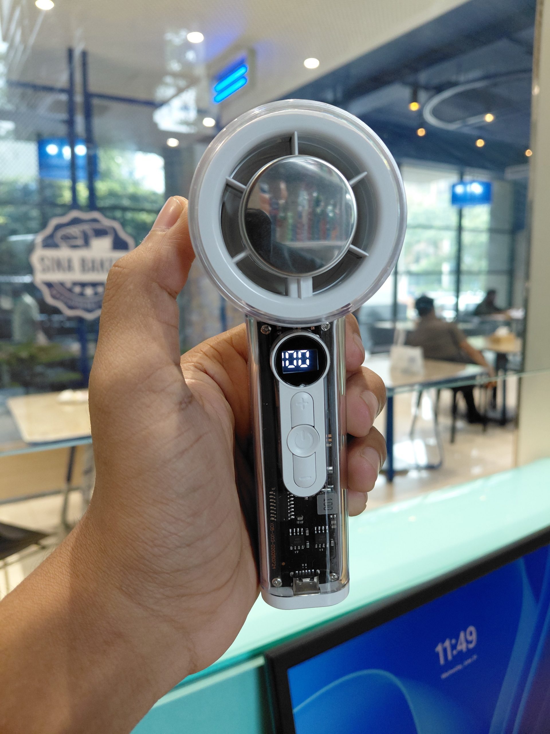 X05 Handheld High-Speed Cooling Fan 3000mAh - Image 2